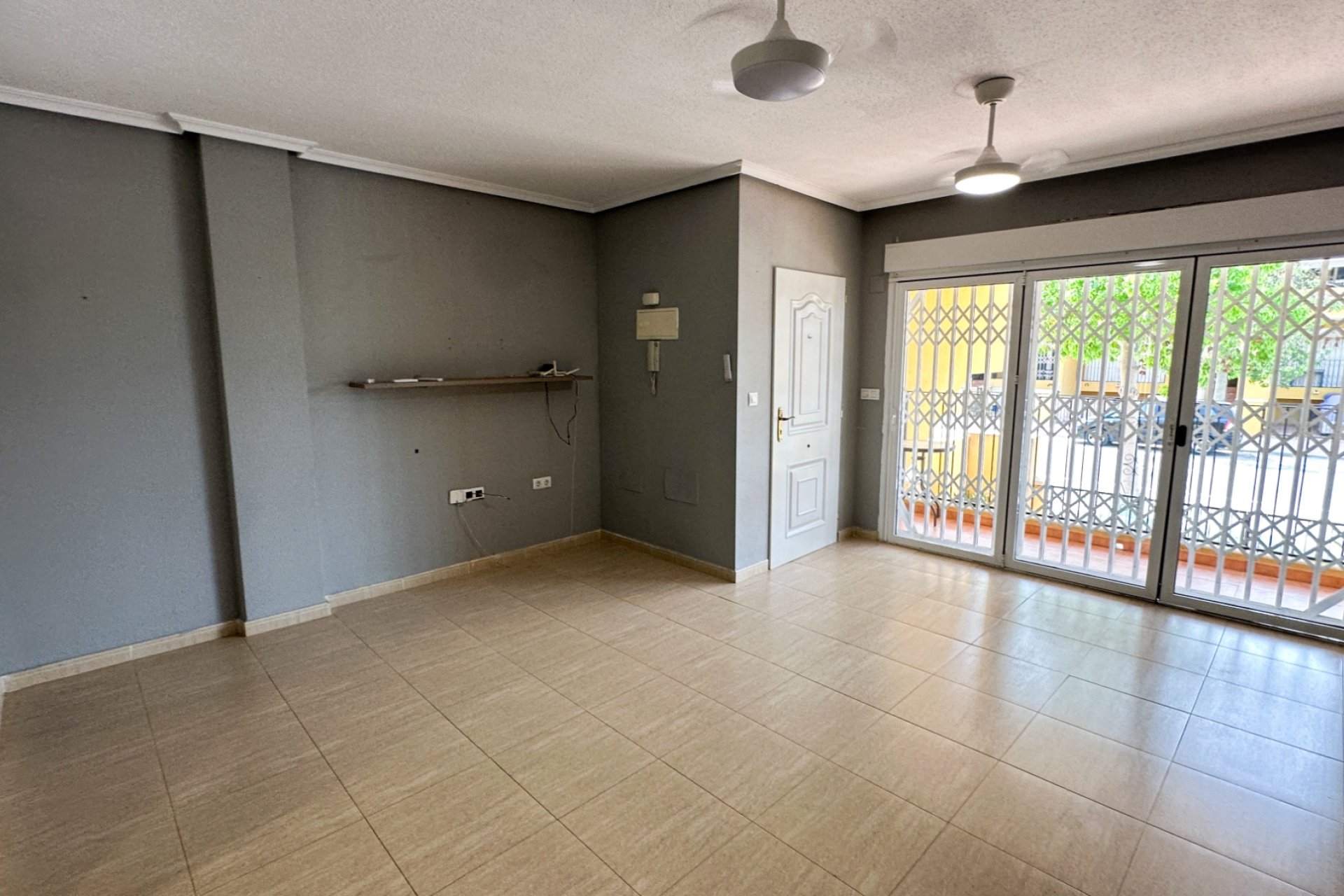 Återförsäljning - Bungalow -
Daya Nueva - Costa Blanca Sur