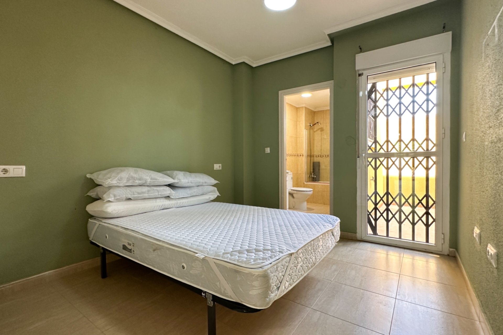 Återförsäljning - Bungalow -
Daya Nueva - Costa Blanca Sur