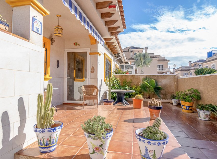 Återförsäljning - Bungalow -
La Zenia