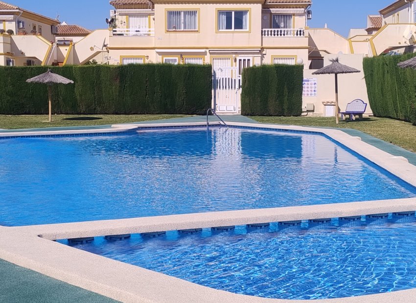 Återförsäljning - Bungalow -
Orihuela Costa - Lomas de Cabo Roig