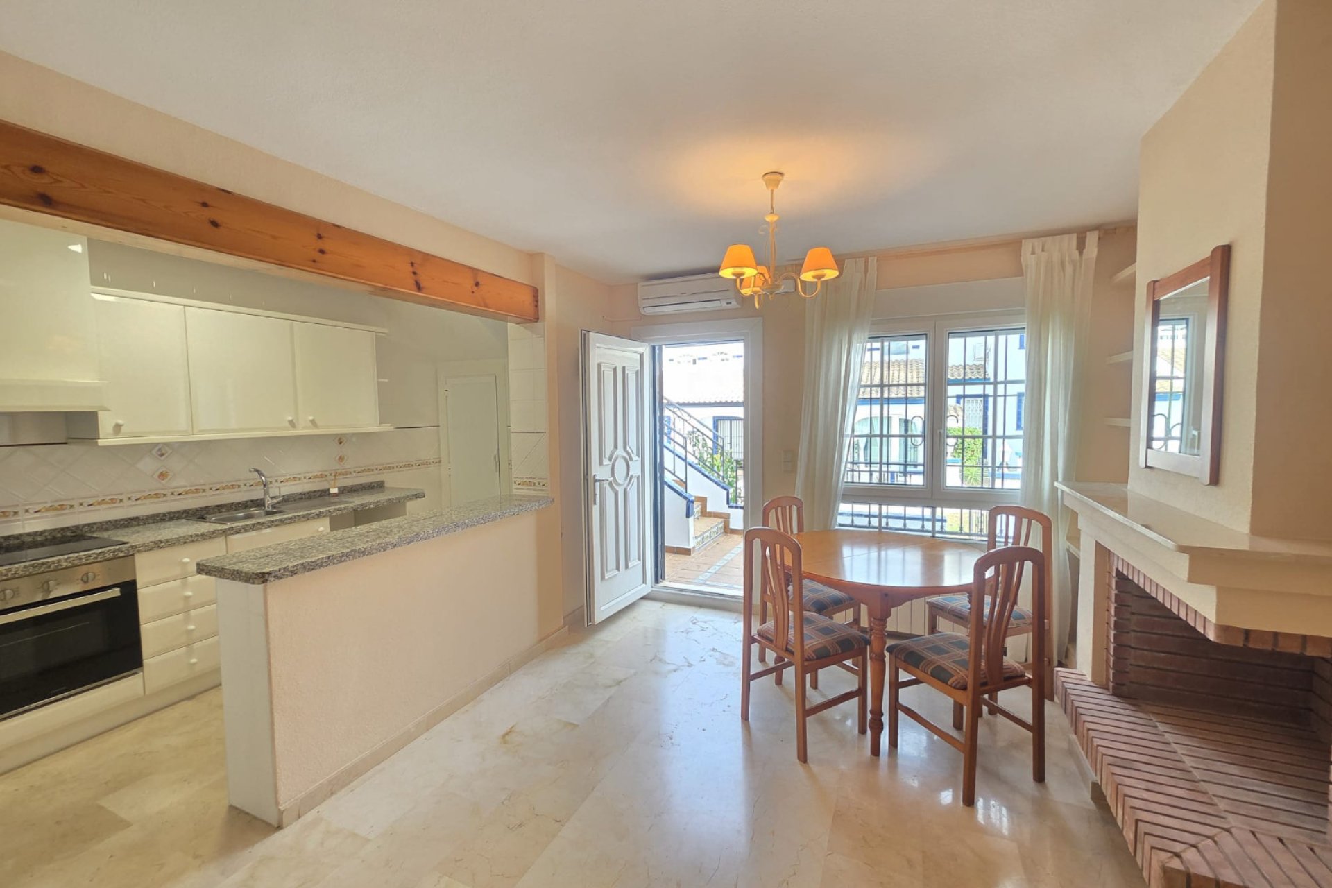 Återförsäljning - Bungalow -
Villamartín - Los Dolses