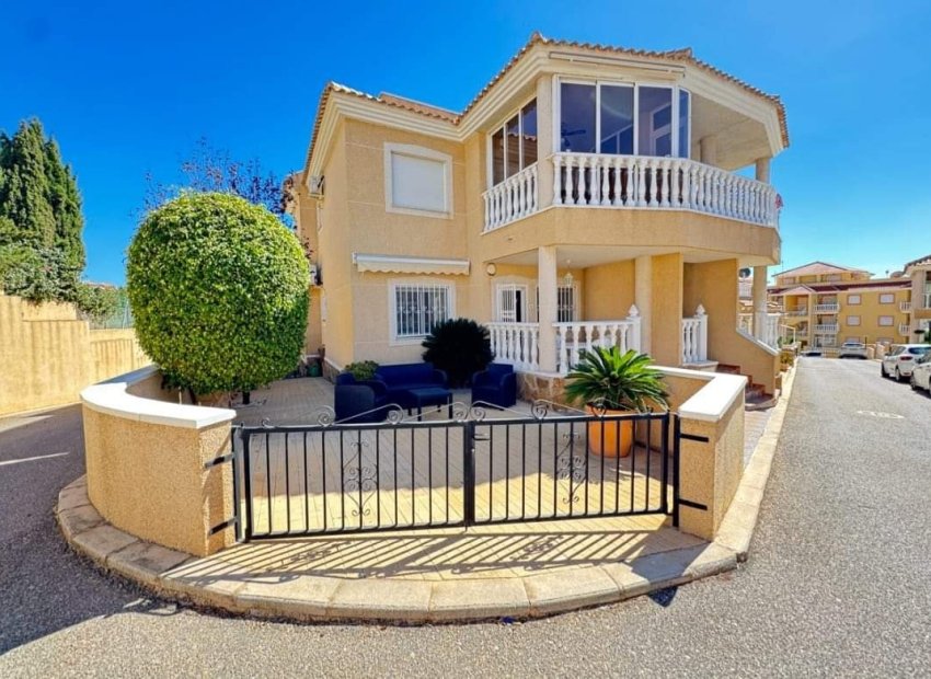 Återförsäljning - Lägenhet -
Orihuela Costa - Villamartin