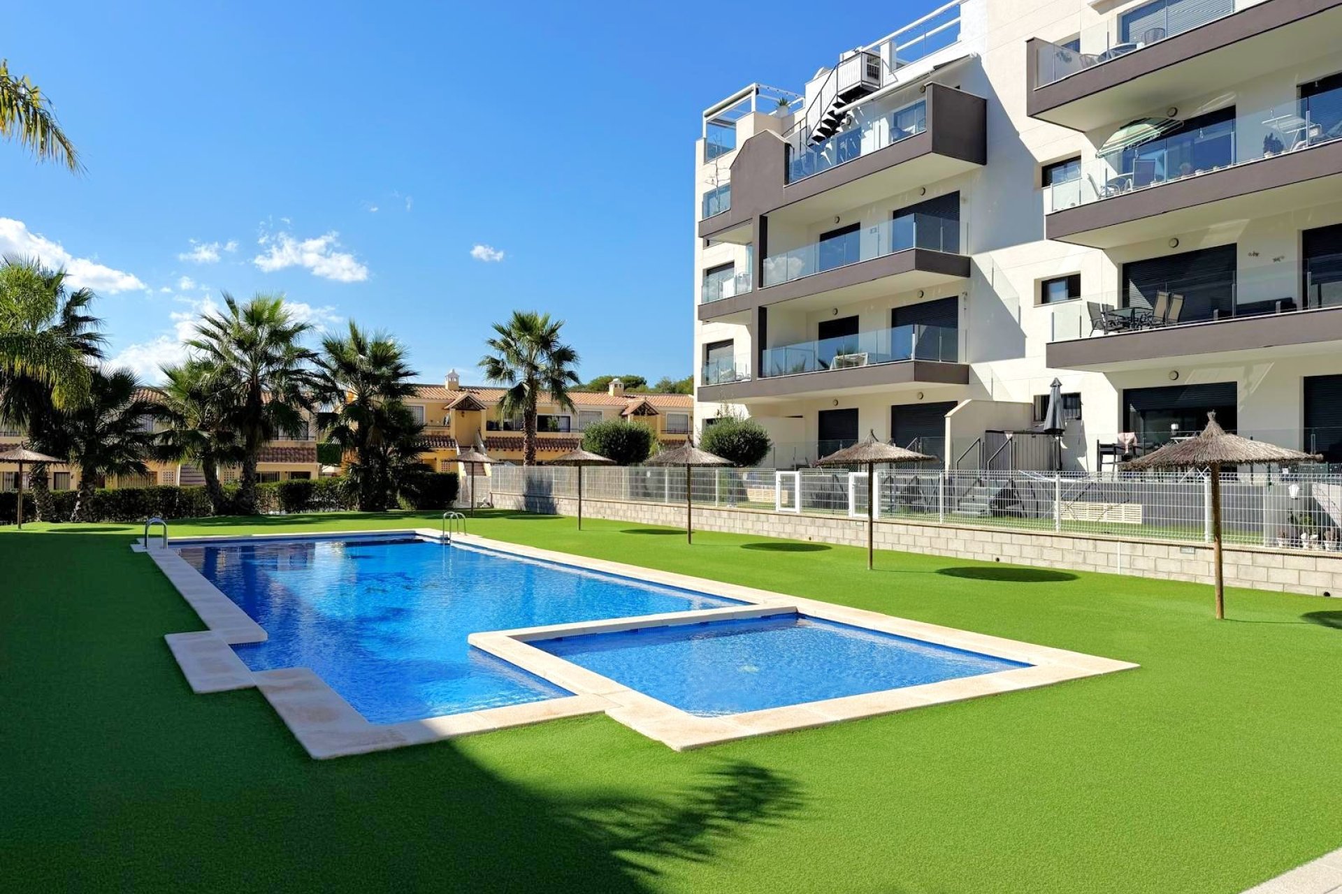 Återförsäljning - Lägenhet -
Orihuela Costa - Villamartin