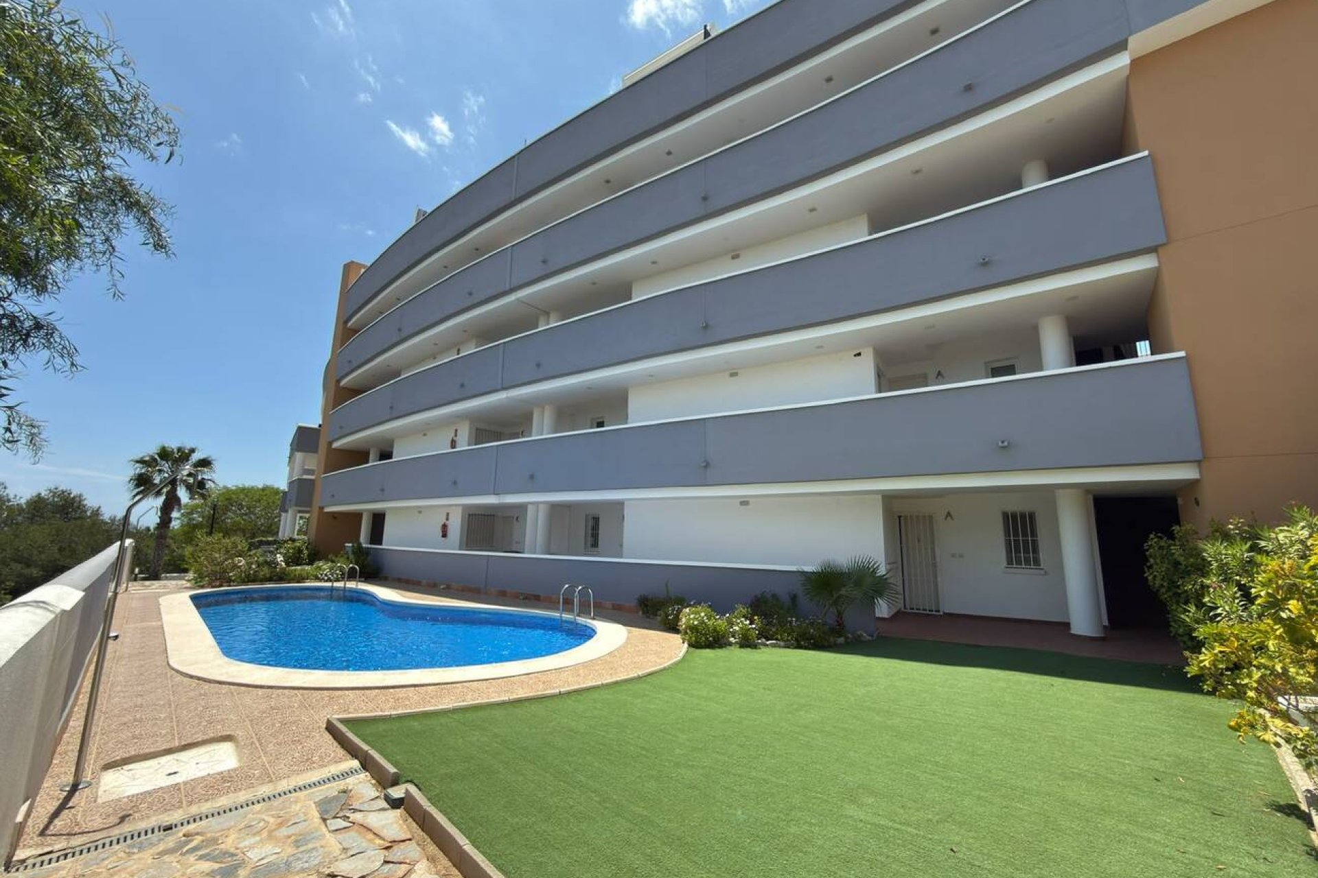Återförsäljning - Lägenhet -
Villamartín - La Fuente