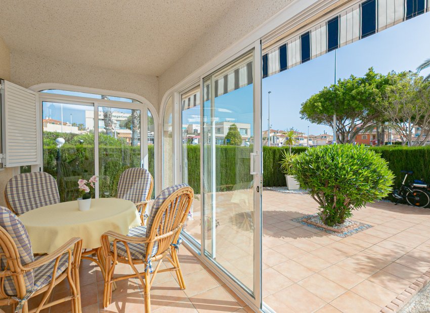 Återförsäljning - Quad House -
Playa Flamenca - Zenia Mar