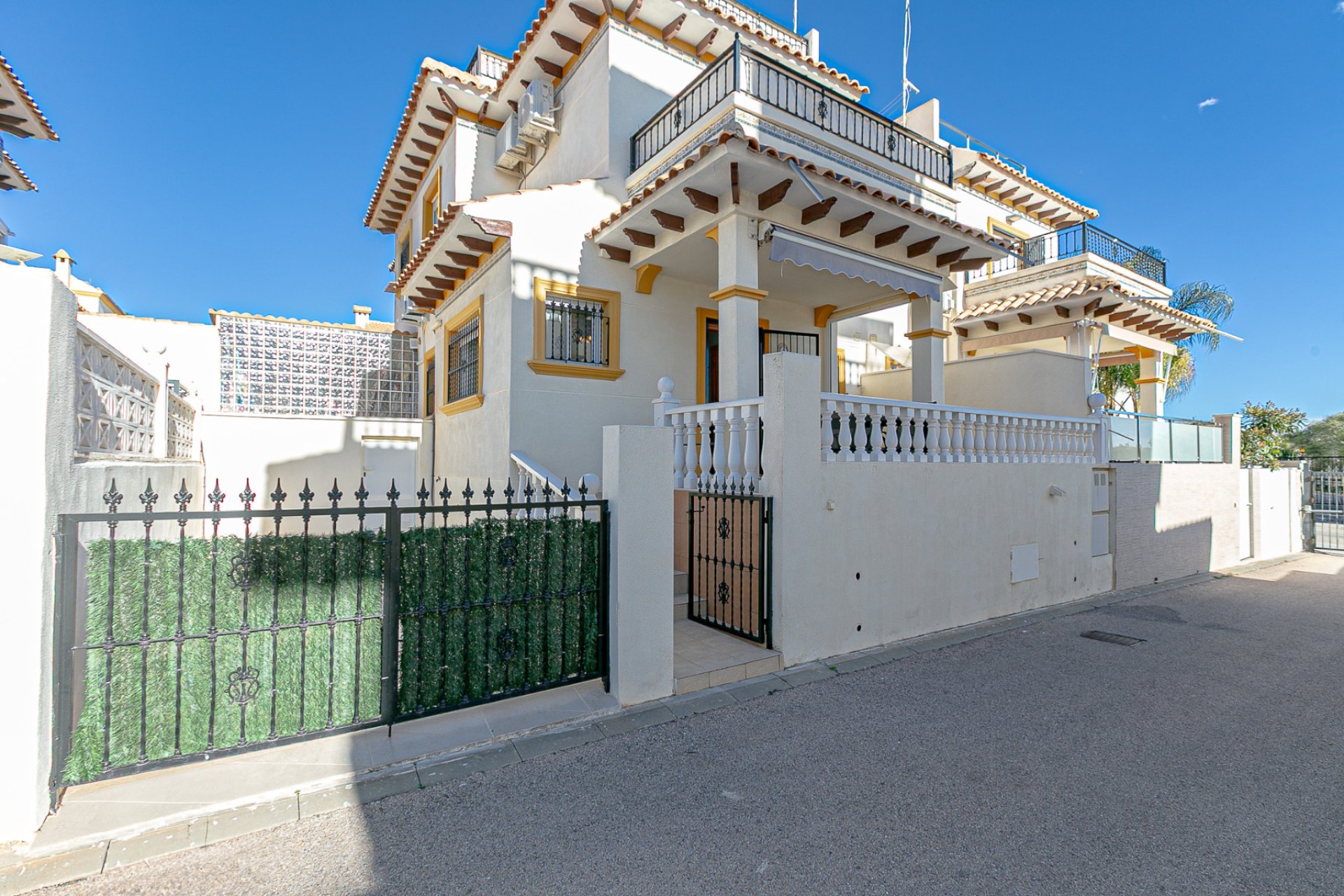 Återförsäljning - Quad House -
Playa Flamenca