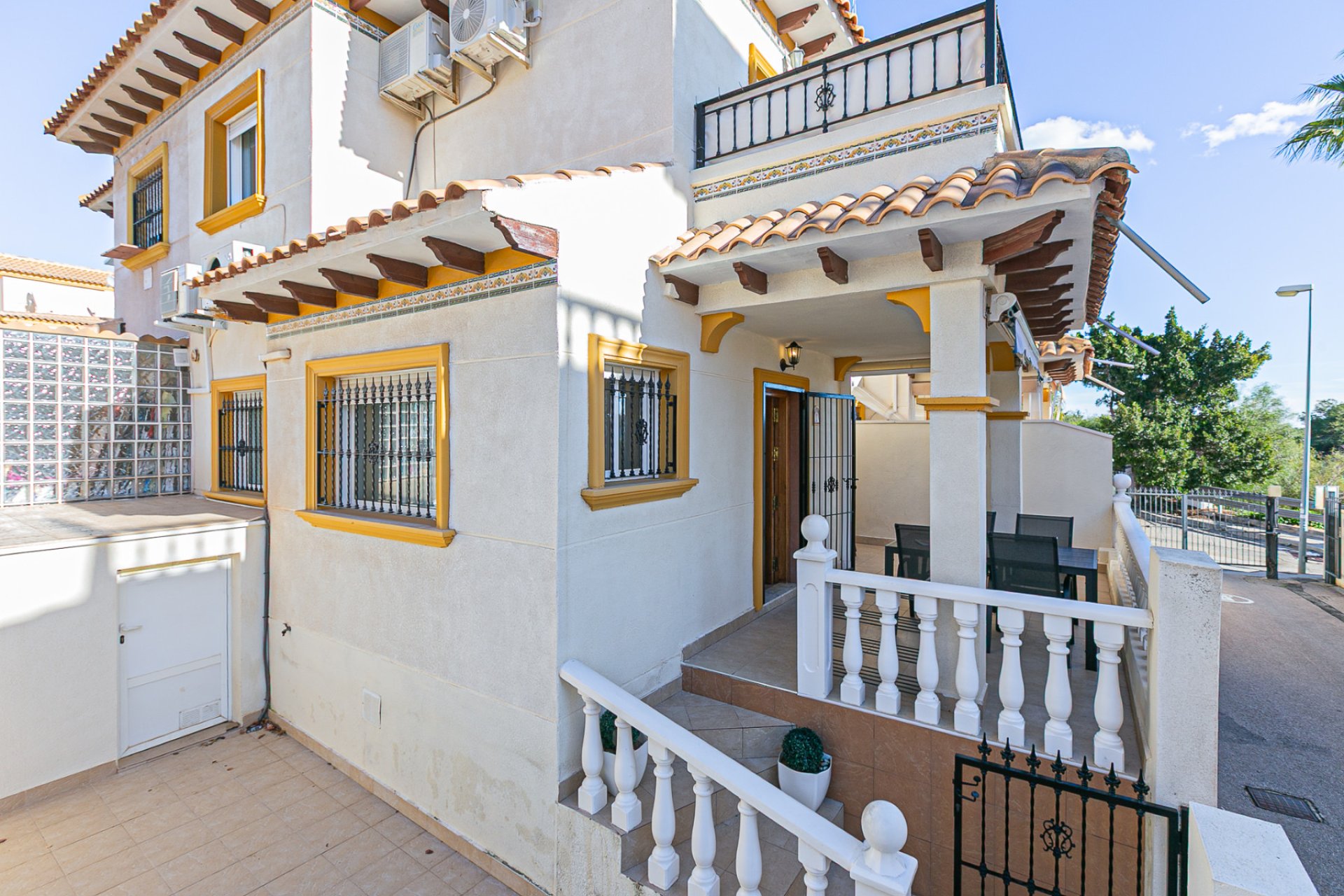 Återförsäljning - Quad House -
Playa Flamenca