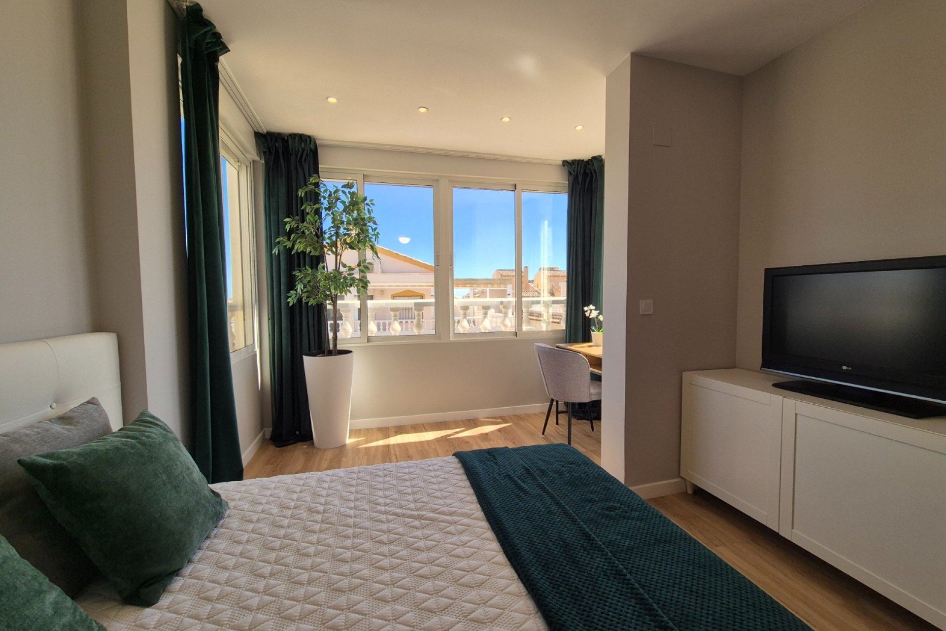 Återförsäljning - Radhus -
Alicante - La Florida