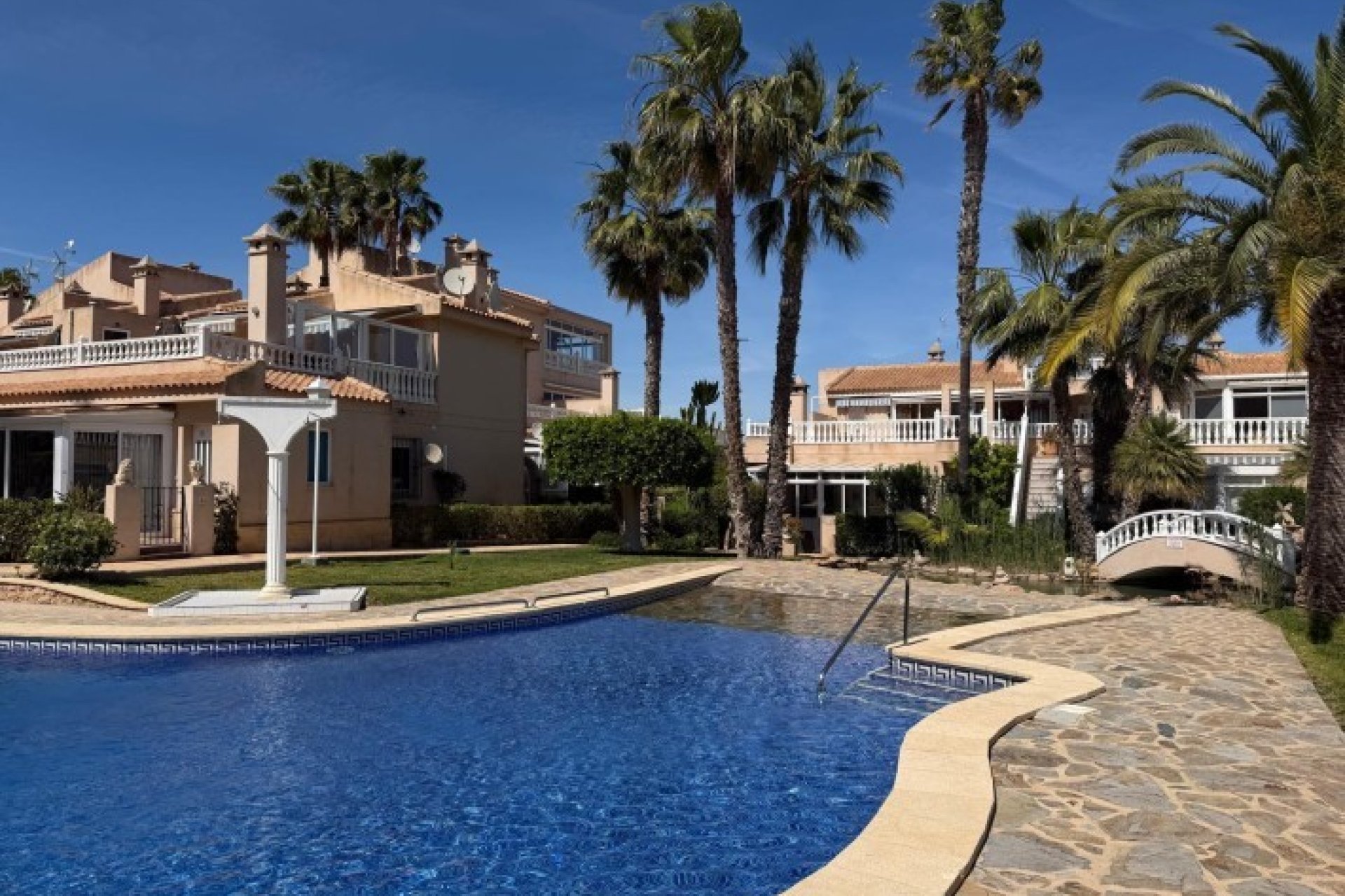 Återförsäljning - Radhus -
Orihuela Costa - Playa Flamenca