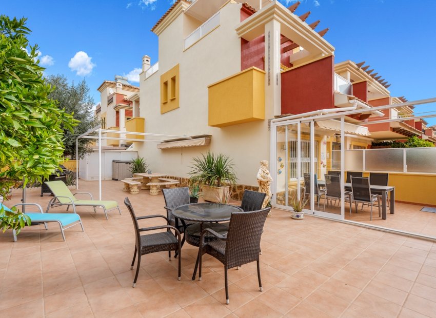 Återförsäljning - Radhus -
Orihuela Costa - Villamartin