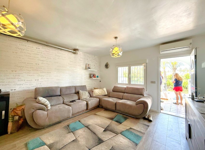 Återförsäljning - Radhus -
Orihuela Costa - Villamartin