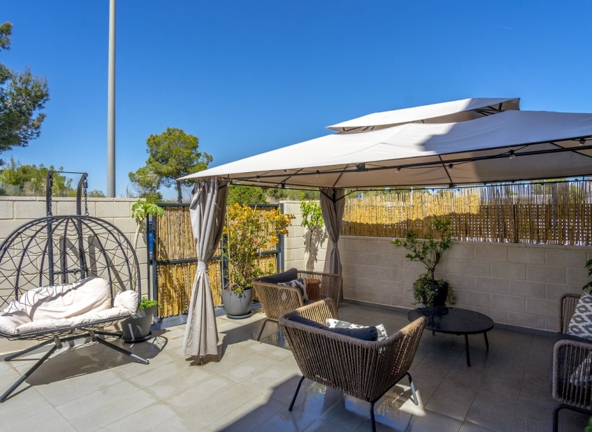 Återförsäljning - Radhus -
Villamartín - Costa Blanca
