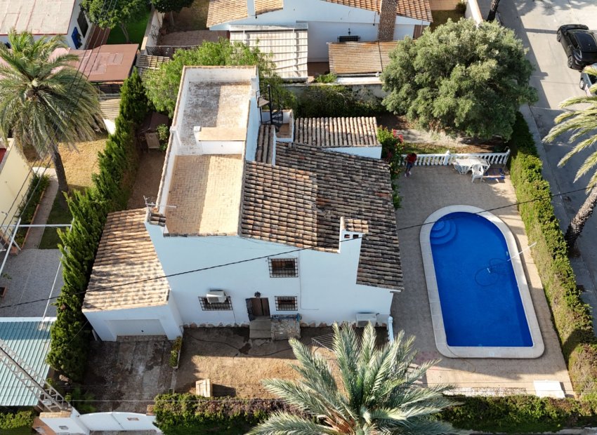 Återförsäljning - Villa -
Cabo Roig