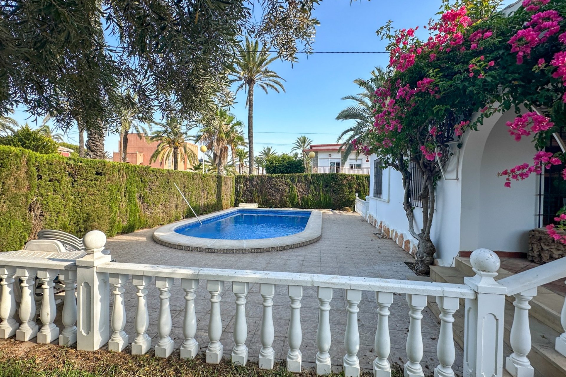 Återförsäljning - Villa -
Cabo Roig