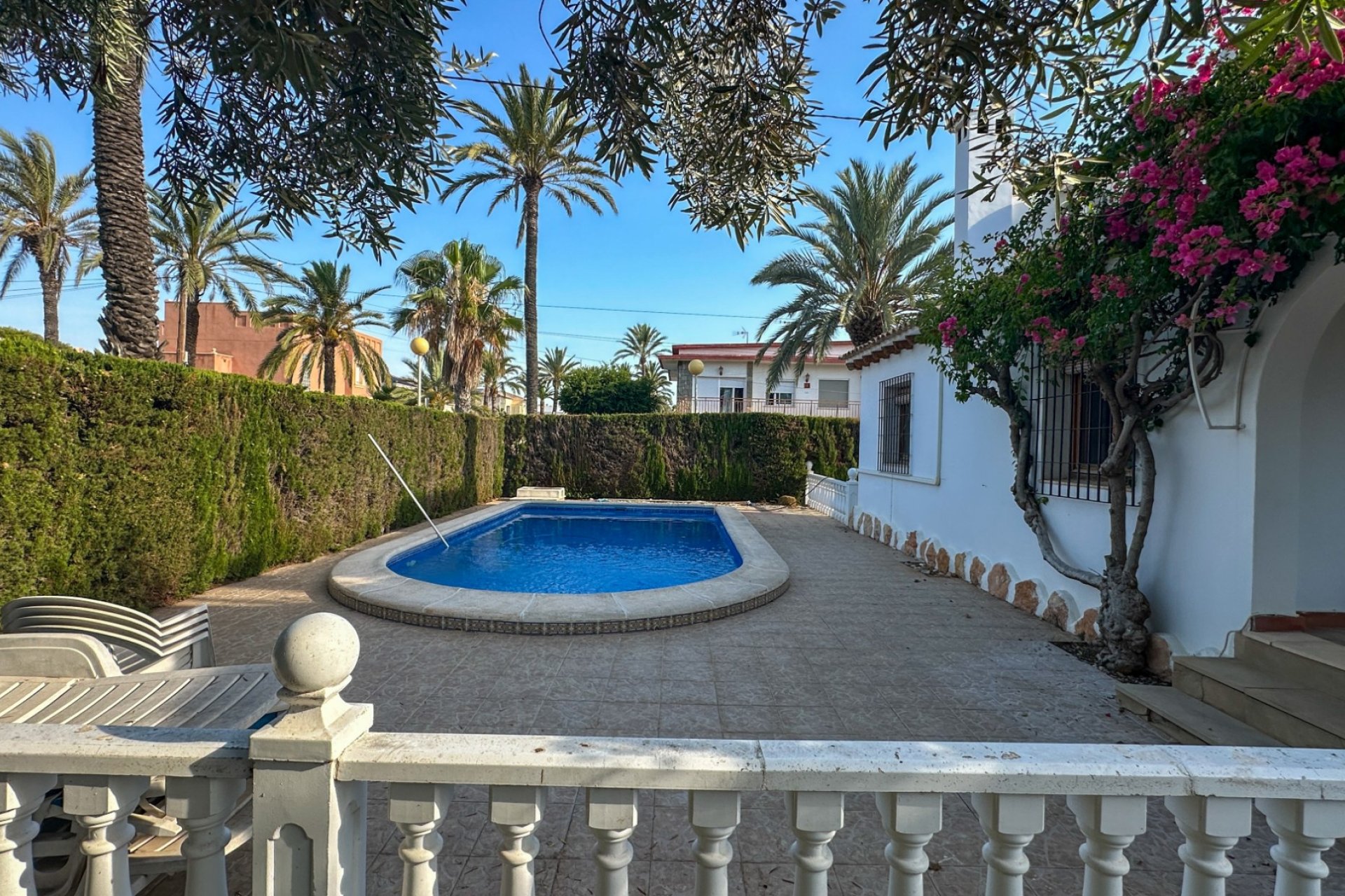 Återförsäljning - Villa -
Cabo Roig