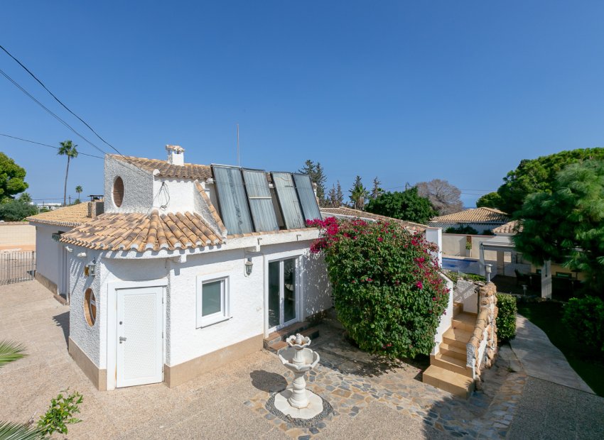 Återförsäljning - Villa -
Campoamor - Lomas de Don Juan