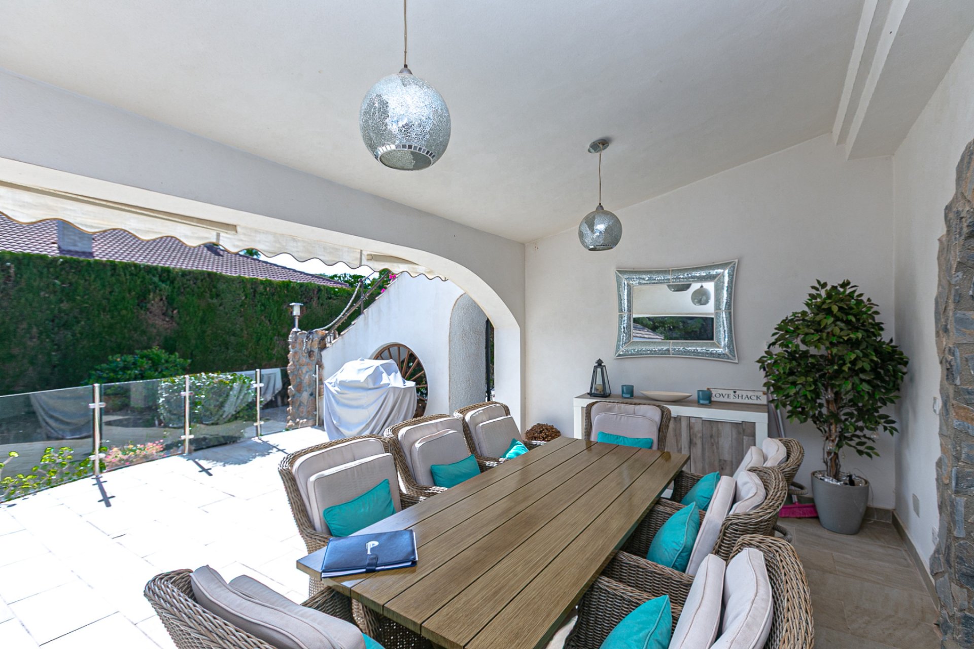 Återförsäljning - Villa -
Campoamor - Lomas de Don Juan