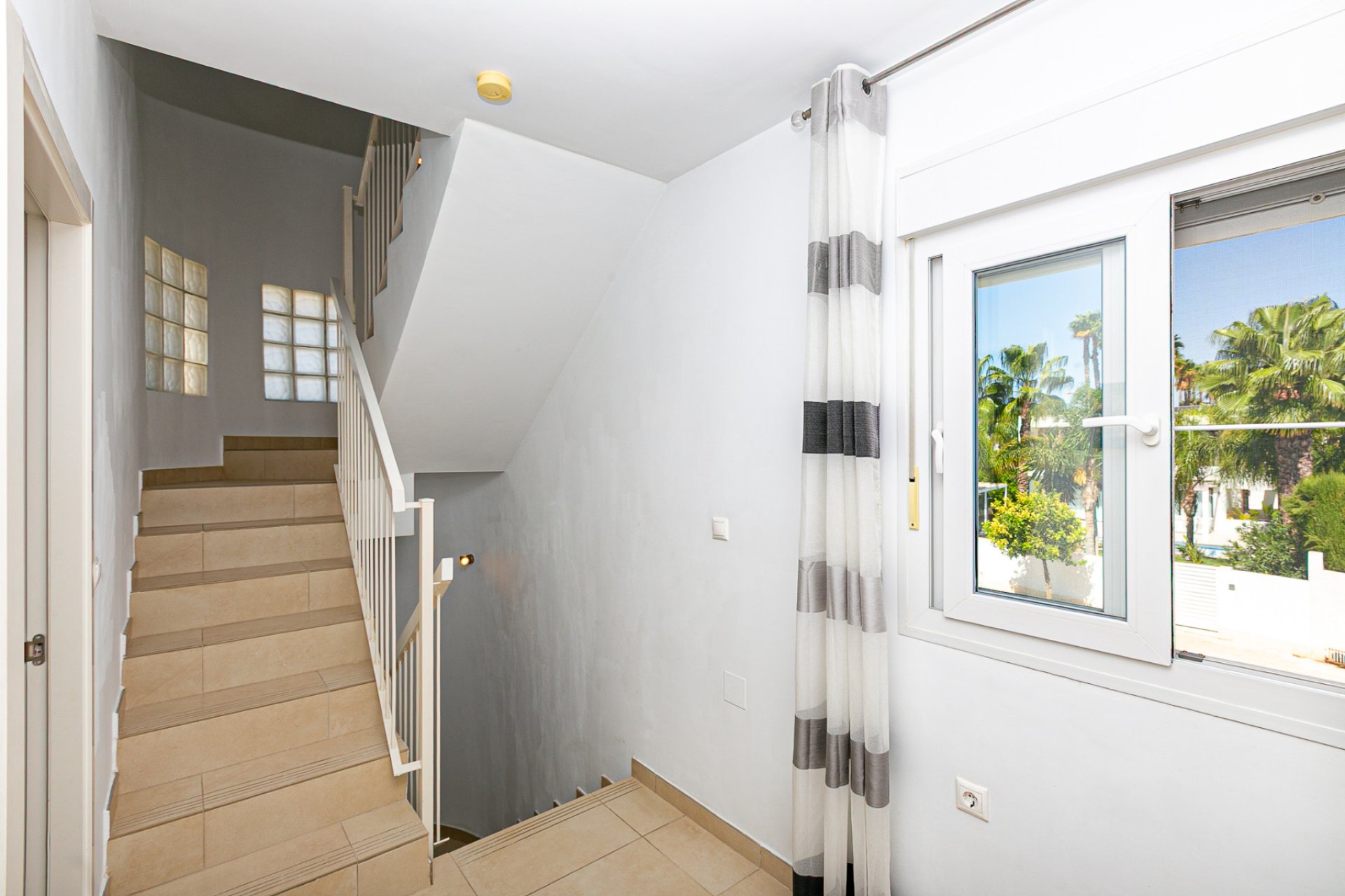 Återförsäljning - Villa -
La Marina