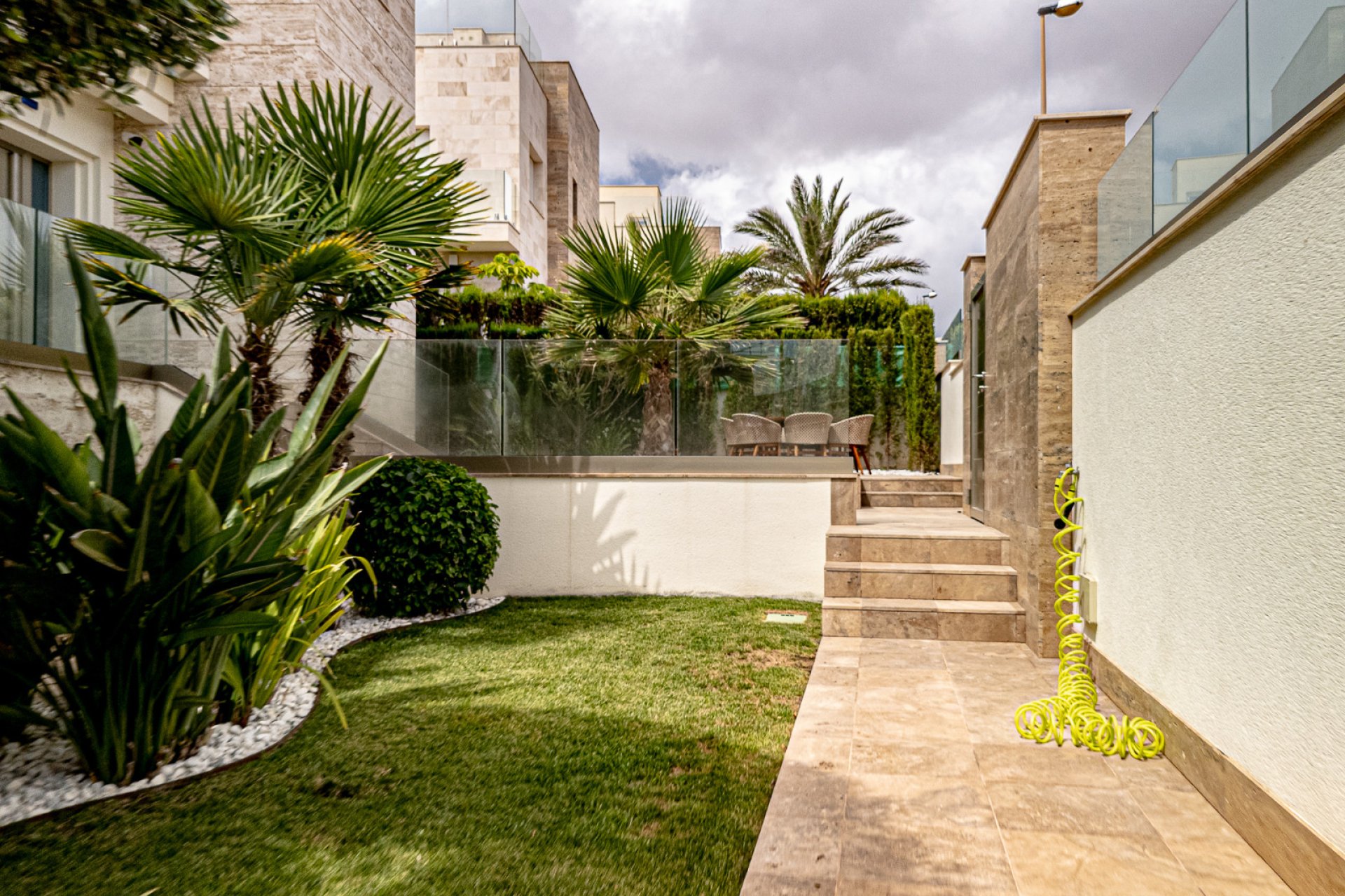 Återförsäljning - Villa -
La Zenia - Beachside