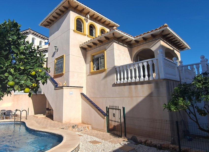 Återförsäljning - Villa -
La Zenia - Costa Blanca