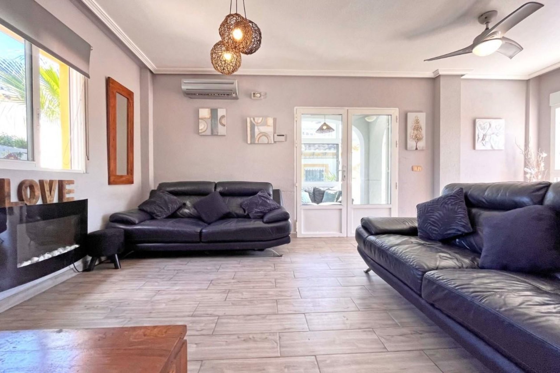 Återförsäljning - Villa -
La Zenia