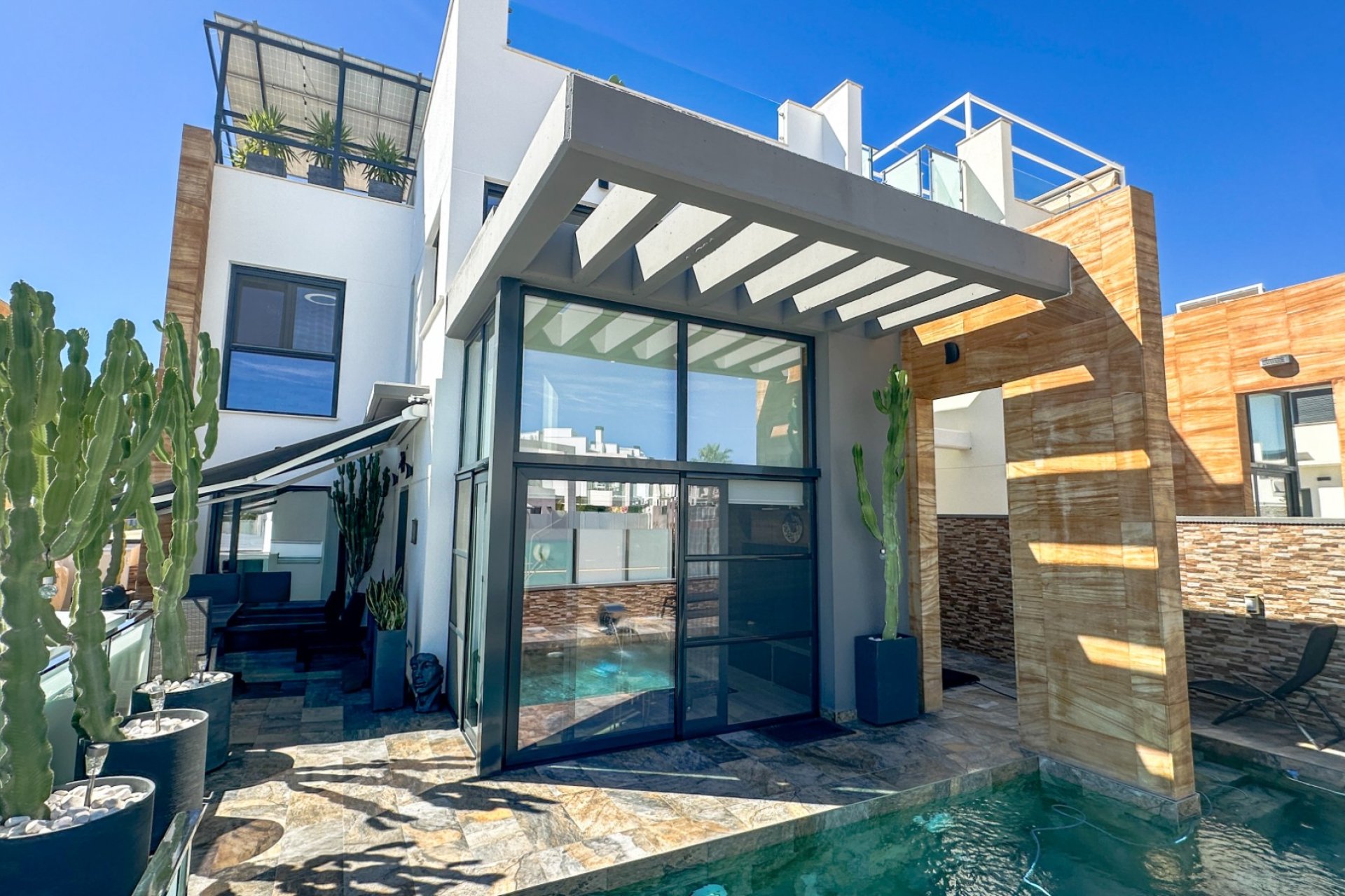 Återförsäljning - Villa -
Lomas de Cabo Roig