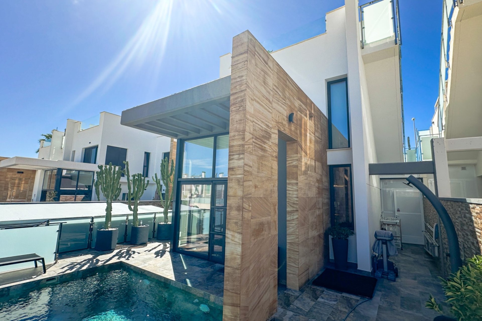 Återförsäljning - Villa -
Lomas de Cabo Roig