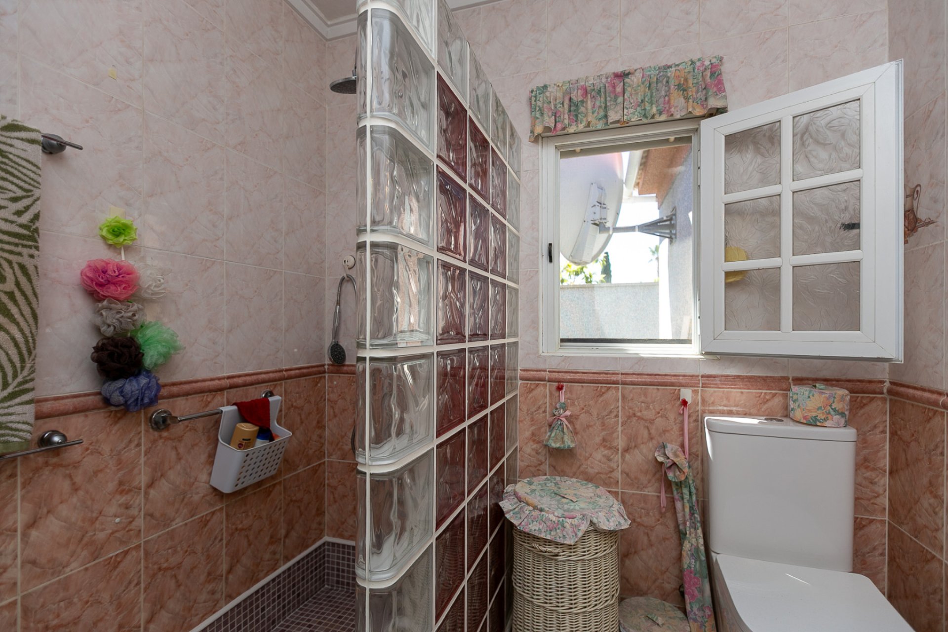 Återförsäljning - Villa -
Los Balcones - Los Balcones - Los Altos del Edén