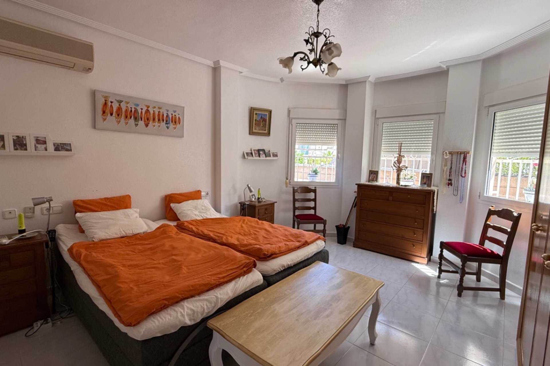 Återförsäljning - Villa -
Orihuela Costa - Costa Blanca Sur