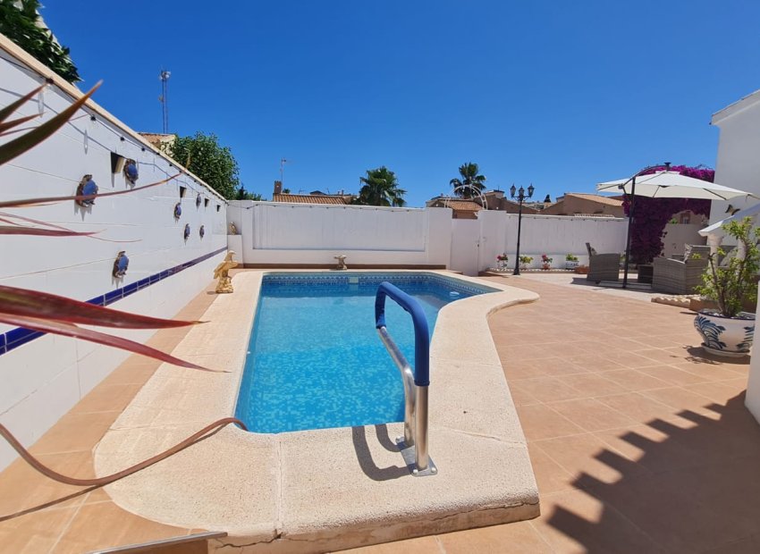Återförsäljning - Villa -
Orihuela Costa - La Florida