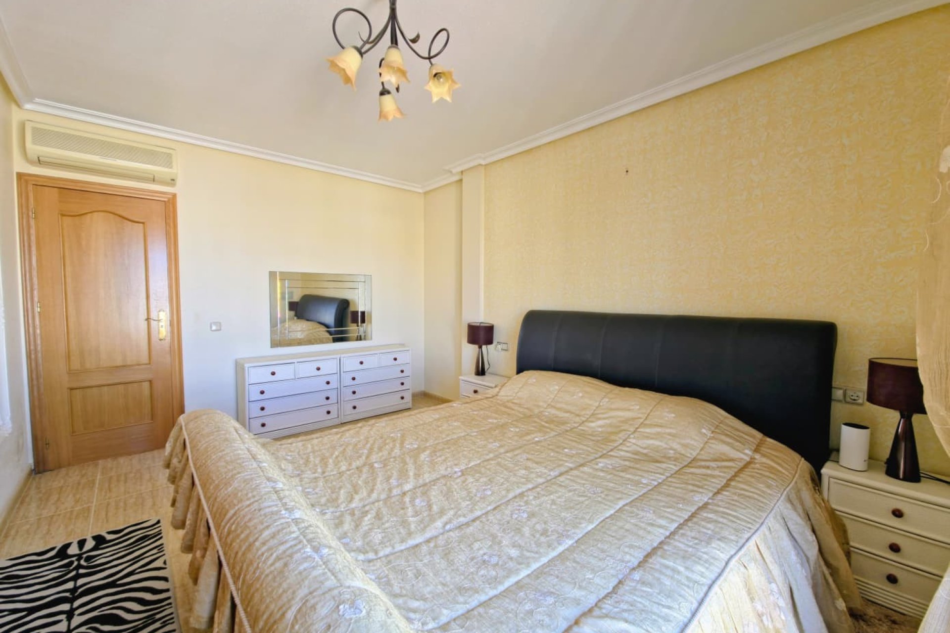 Återförsäljning - Villa -
Orihuela Costa - Las Filipinas