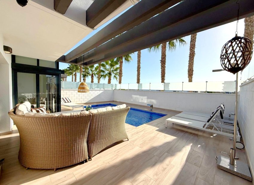 Återförsäljning - Villa -
Orihuela Costa - Lomas de Cabo Roig