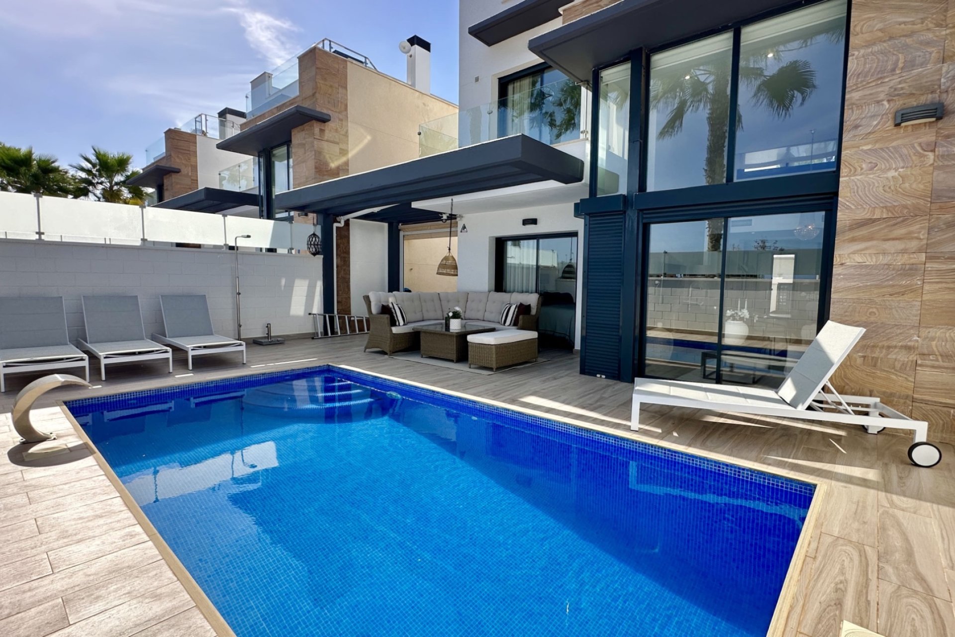 Återförsäljning - Villa -
Orihuela Costa - Lomas de Cabo Roig