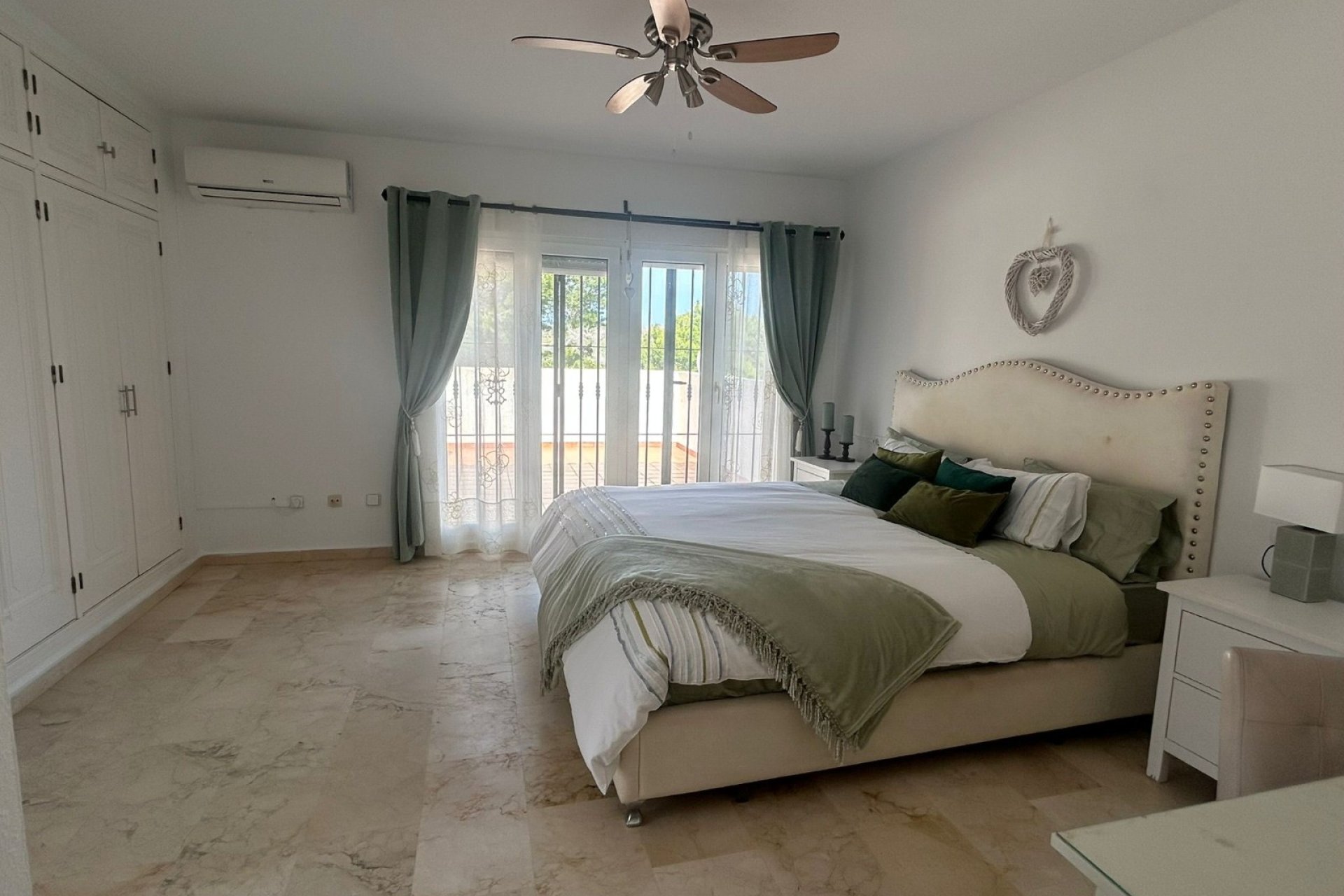 Återförsäljning - Villa -
Orihuela Costa - Lomas De Campoamor-las Ramblas