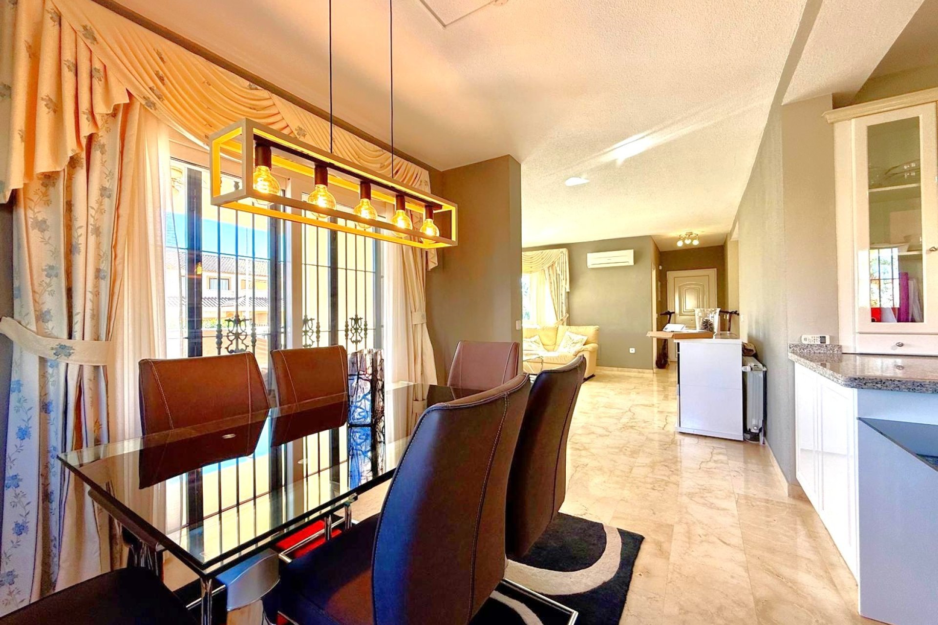 Återförsäljning - Villa -
Orihuela Costa - Los Dolses