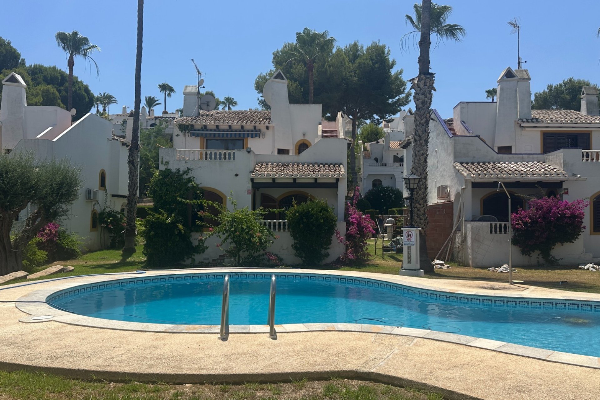 Återförsäljning - Villa -
Orihuela Costa - Los Dolses