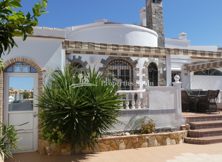Återförsäljning - Villa -
Orihuela Costa - Los Dolses