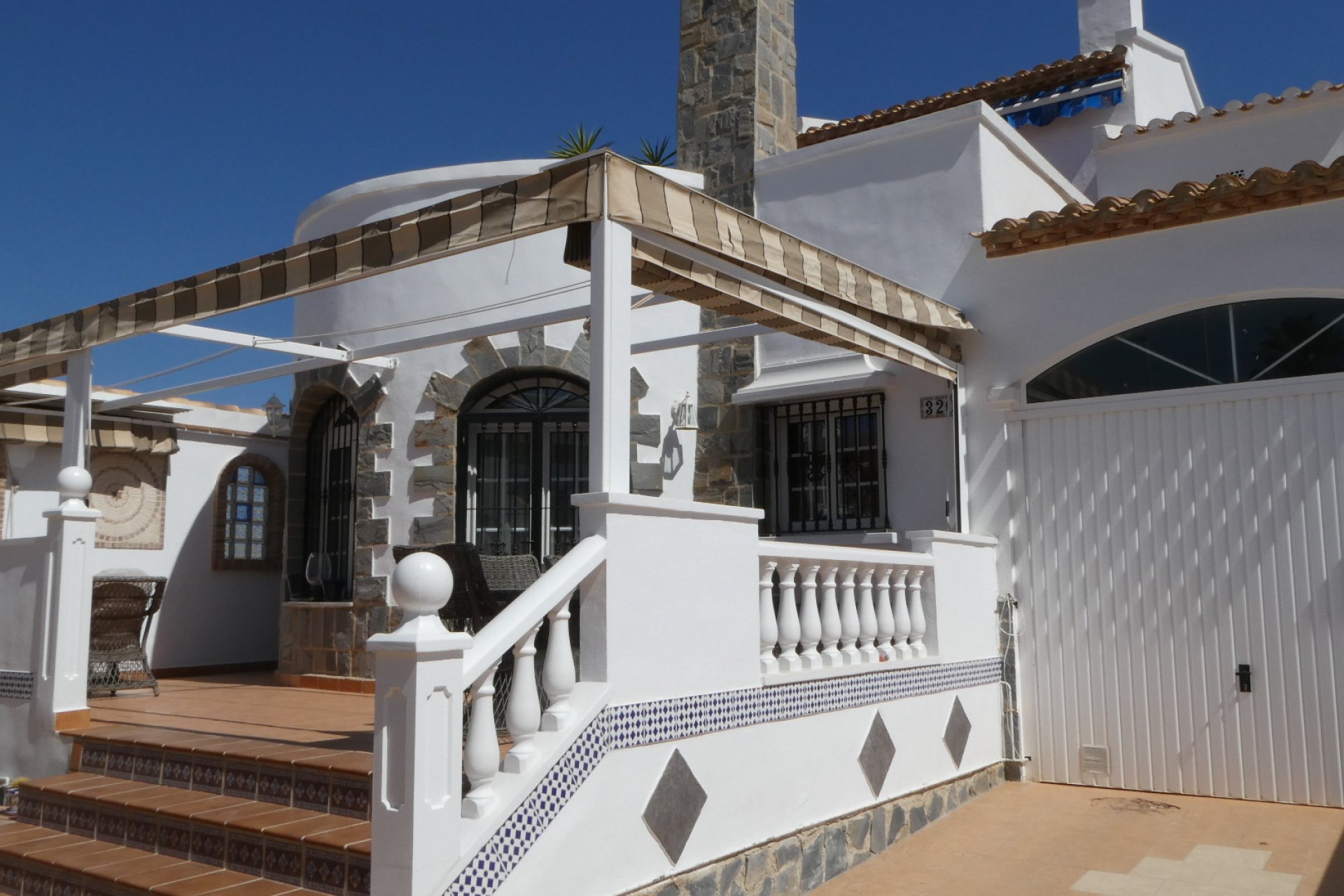 Återförsäljning - Villa -
Orihuela Costa - Los Dolses