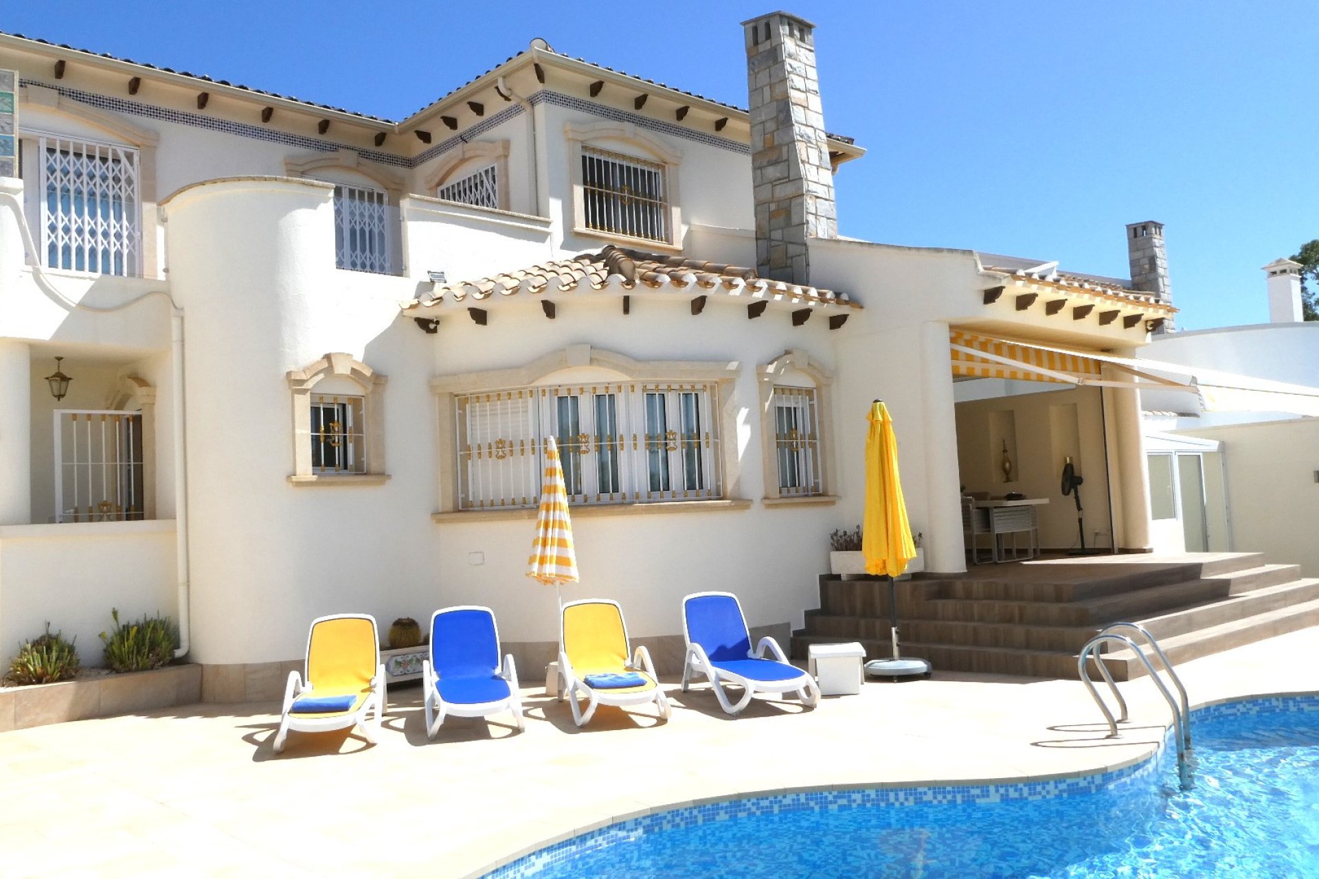 Återförsäljning - Villa -
Orihuela Costa - Villamartin Los Dolses