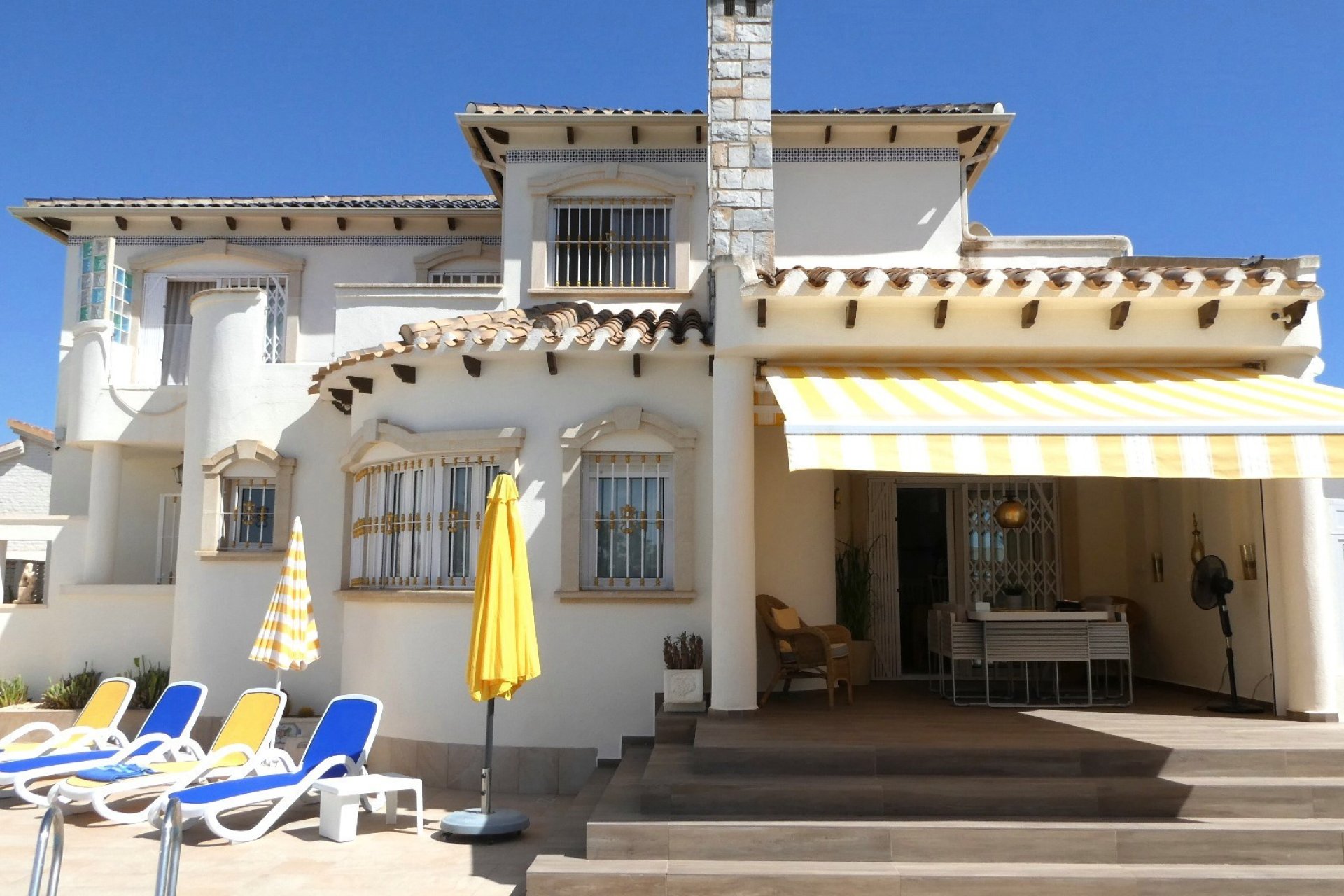 Återförsäljning - Villa -
Orihuela Costa - Villamartin Los Dolses