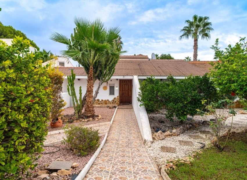 Återförsäljning - Villa -
Orihuela Costa - Villamartin