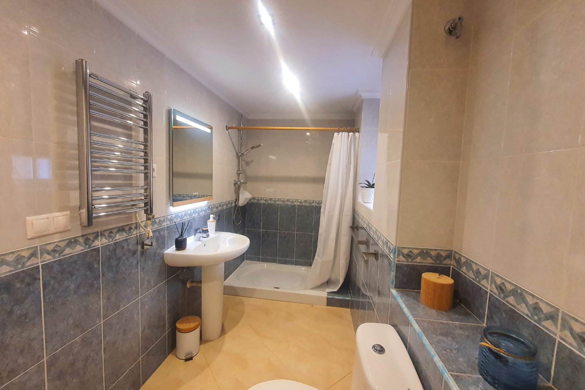 Återförsäljning - Villa -
Orihuela Costa - Villamartin