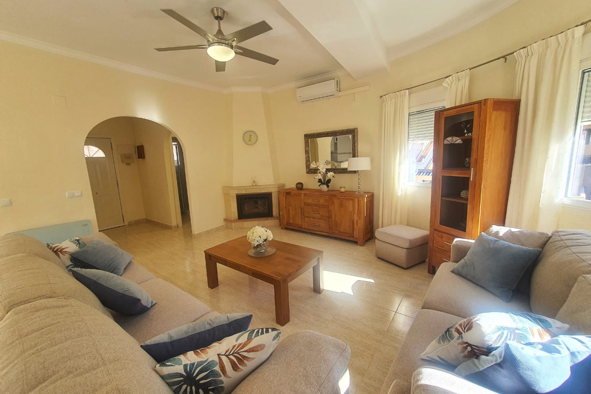 Återförsäljning - Villa -
Orihuela Costa - Villamartin