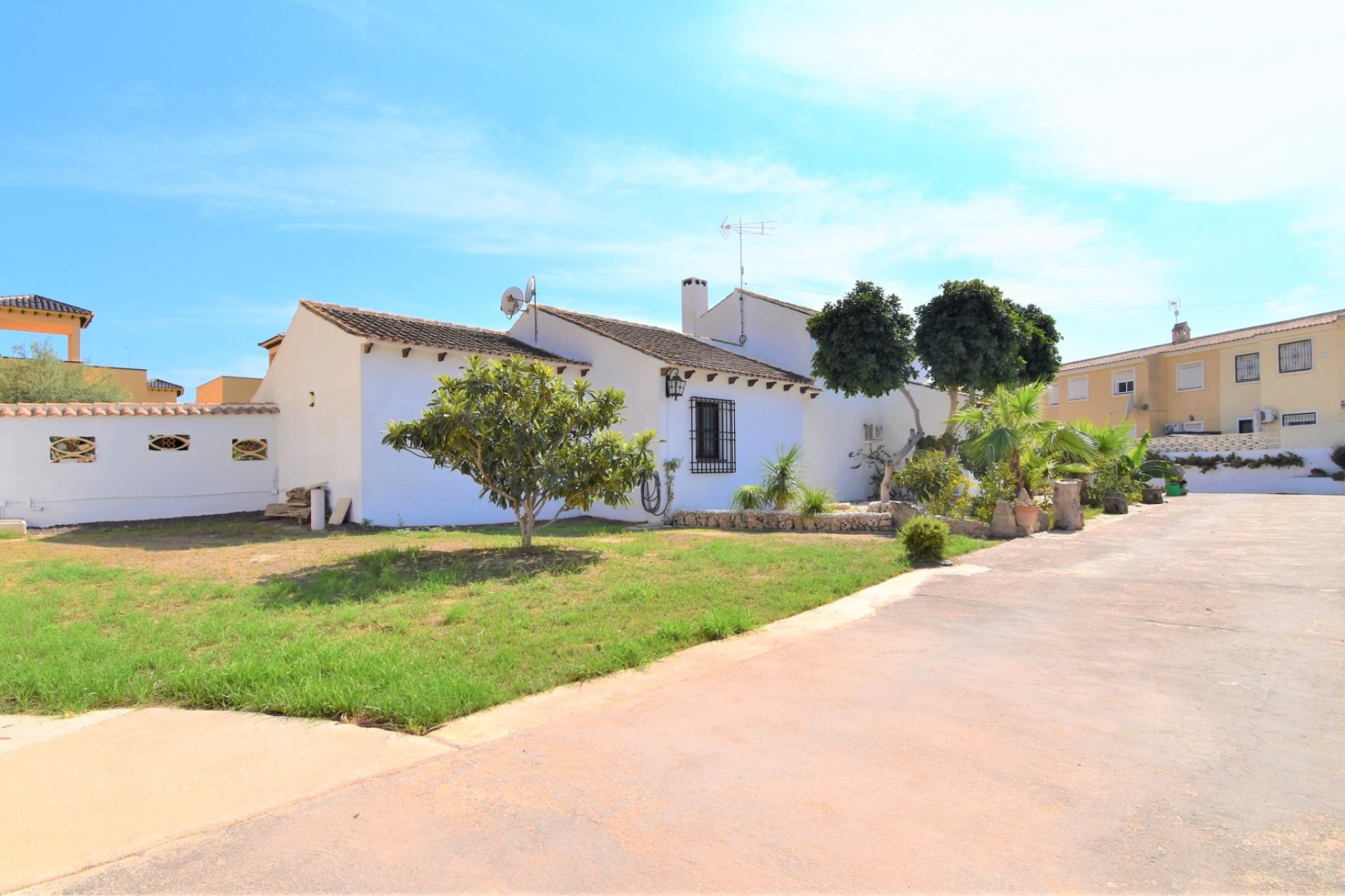 Återförsäljning - Villa -
Orihuela Costa - Villamartin