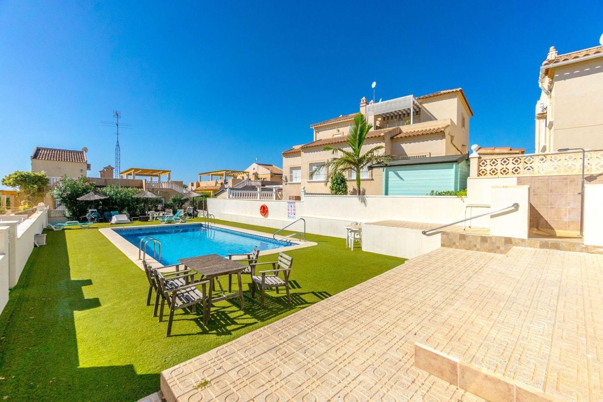 Återförsäljning - Villa -
Orihuela Costa - Villamartin