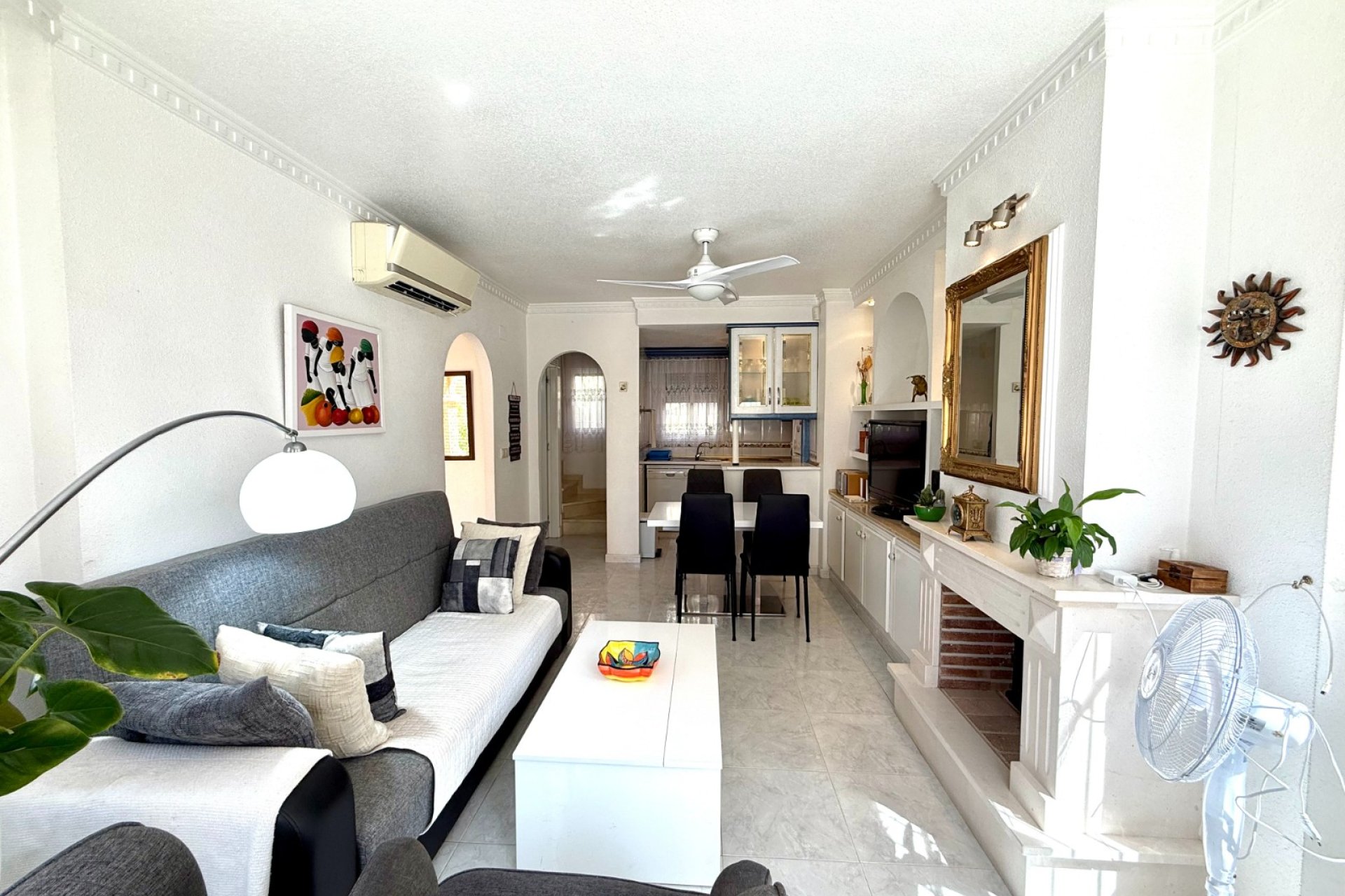 Återförsäljning - Villa -
Orihuela Costa - Villamartin