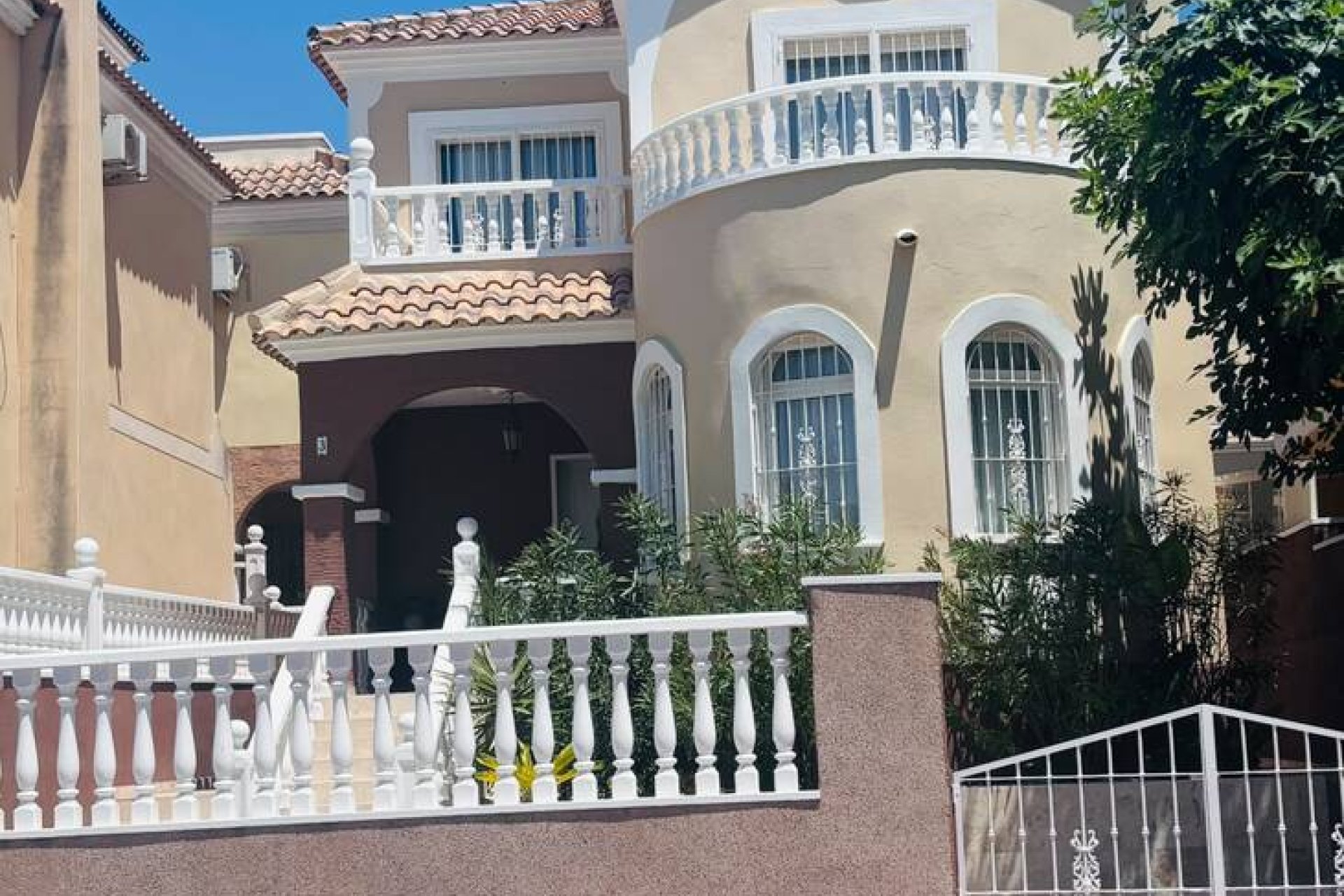 Återförsäljning - Villa -
Orihuela Costa - Villamartin