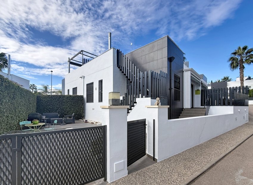 Återförsäljning - Villa -
Orihuela Costa - Villamartín