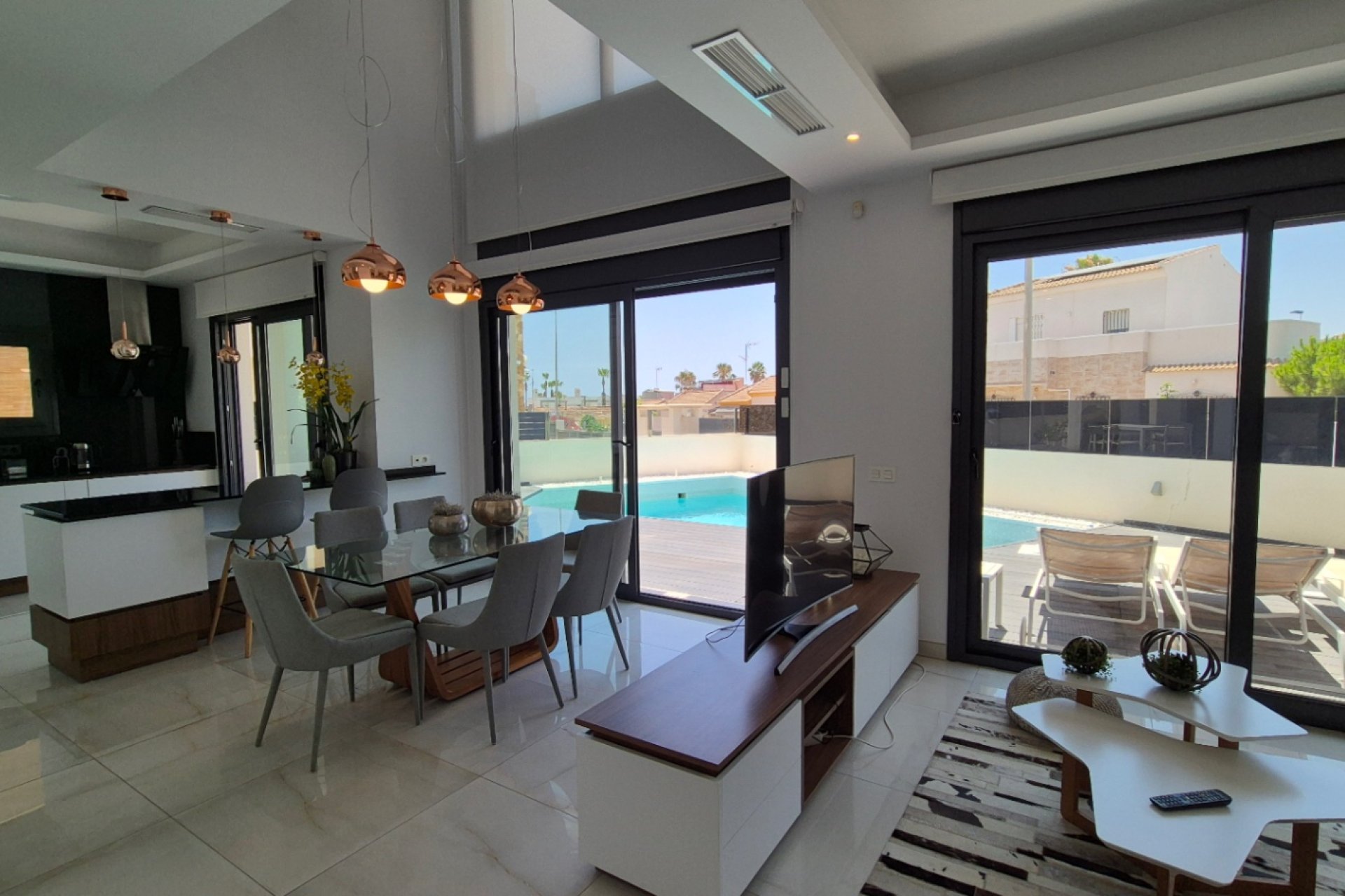 Återförsäljning - Villa -
Torrevieja - Costa Blanca Sur