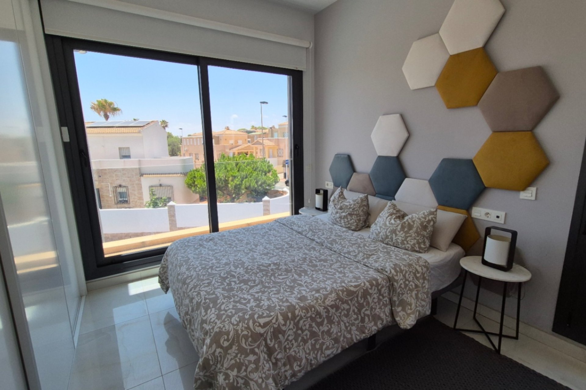 Återförsäljning - Villa -
Torrevieja - Costa Blanca Sur